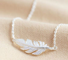 Load image into Gallery viewer, Silver Feather Necklace
